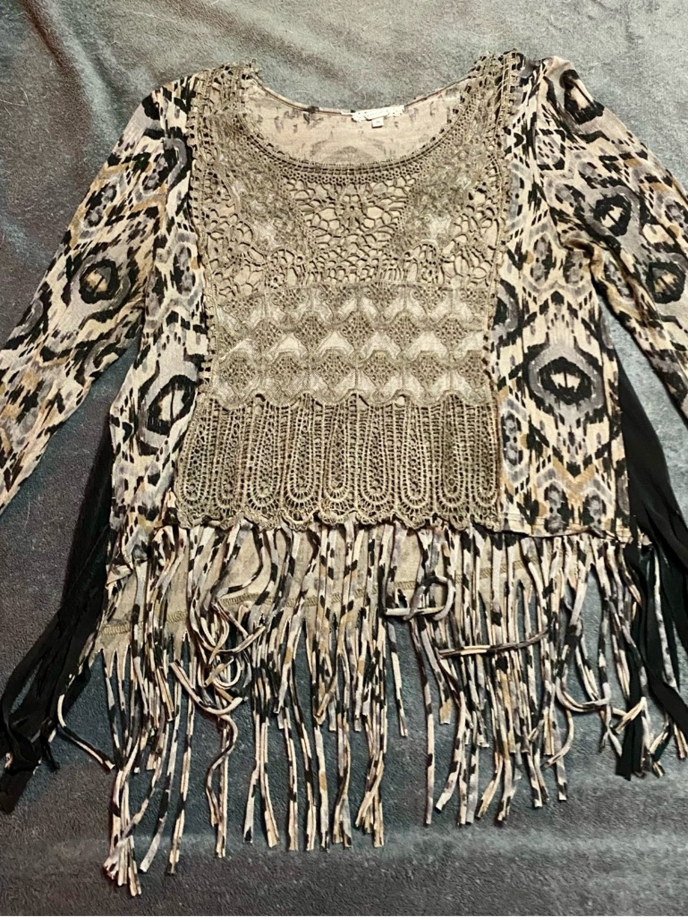 gimmicks by BKE Beige, Black & Cream Crochet Fringe Long Sleeve Top